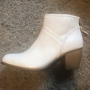 White Mountain White Boots, Size 11